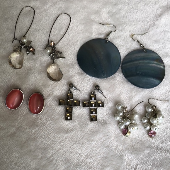 Jewelry - 5 gorgeous earrings